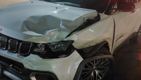 Motorista sob influência de álcool e drogas causa acidente, foge, retorna ao...