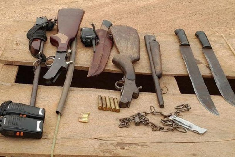 Operação contra queimadas leva à prisão por porte ilegal de armas em São Miguel