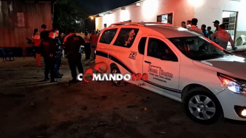 Foto 1 da matéria: Tio Encontra Corpo de Criança Desaparecida no Rio Machado; Irmã Ainda Não Foi Localizada