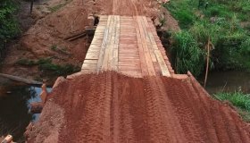 Ponte na Linha 180 Sul em Rolim de Moura é recuperada pela SEMOSP