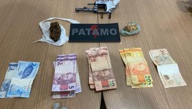 Casal é preso pelo PATAMO em Rolim de Moura; arma e drogas são apreendidas