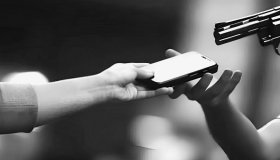 Comerciante tem celular roubado dentro de seu estabelecimento em Rolim de Moura