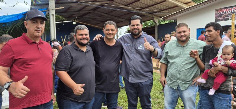 Deputado Jean Oliveira prestigia festa da vitória do prefeito eleito em Novo Horizonte