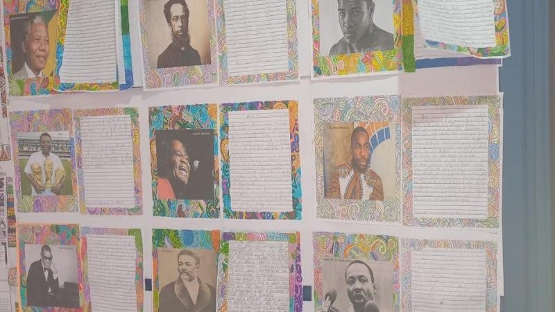 Foto 3 da matéria: Escola Valdecir Sgarbi Filho realiza Exposição do projeto “O Despertar da Consciência: Conhecendo a História e a Cultura Afro-brasileira