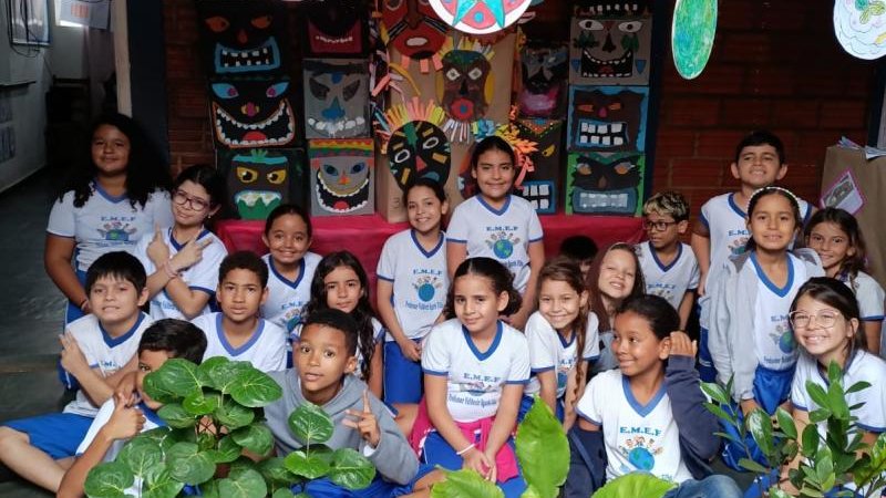 Foto 1 da matéria: Escola Valdecir Sgarbi Filho realiza Exposição do projeto “O Despertar da Consciência: Conhecendo a História e a Cultura Afro-brasileira