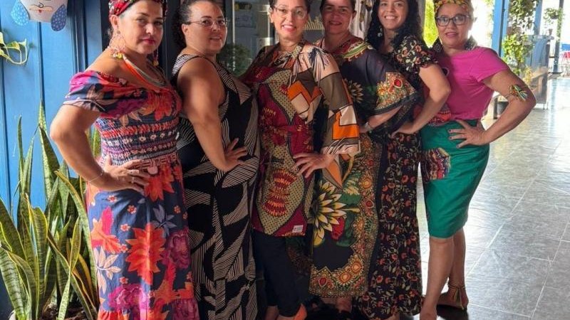 Foto 2 da matéria: Escola Valdecir Sgarbi Filho realiza Exposição do projeto “O Despertar da Consciência: Conhecendo a História e a Cultura Afro-brasileira
