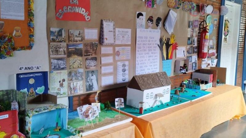 Foto 7 da matéria: Escola Valdecir Sgarbi Filho realiza Exposição do projeto “O Despertar da Consciência: Conhecendo a História e a Cultura Afro-brasileira