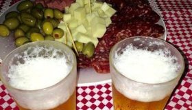 Filho é atacado a pauladas pelo pai por não entregar dinheiro para droga