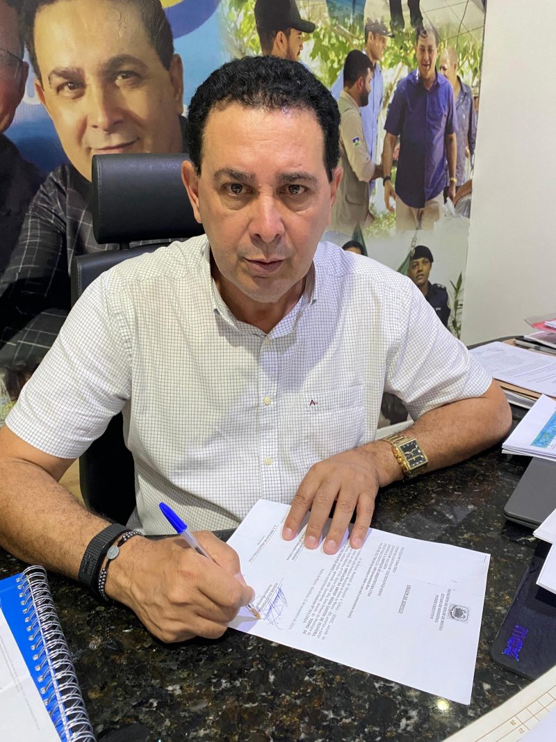 Prefeitura de Rolim de Moura assina ordem de serviço para a construção de mais cinco salas de aula na Escola Municipal Neusa Santos de Oliveira