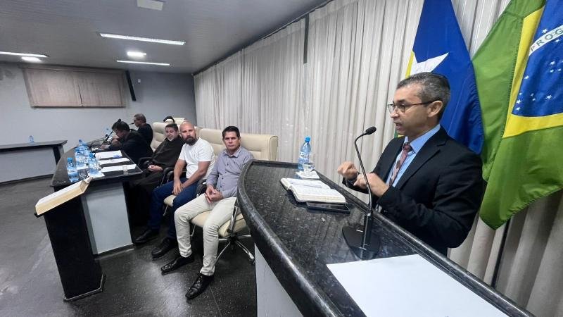 Foto 6 da matéria: Câmara Municipal de Rolim de Moura realiza sessão solene em homenagem ao Dia da Bíblia