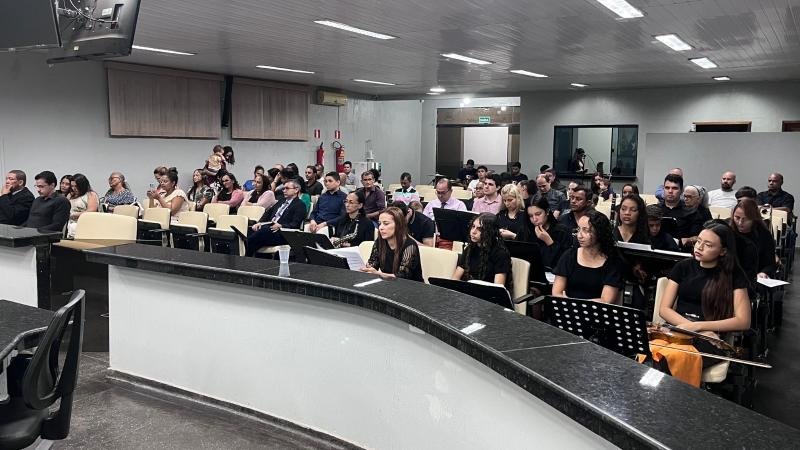 Foto 5 da matéria: Câmara Municipal de Rolim de Moura realiza sessão solene em homenagem ao Dia da Bíblia