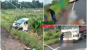 Carro colide com carreta na BR-364 em Pimenta Bueno; duas pessoas são...