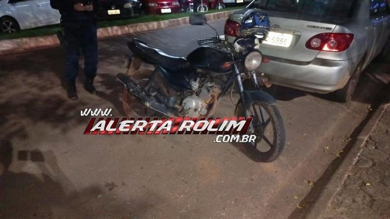 Foto 2 da matéria: Criança é socorrida com fratura na perna após ser atingida por moto enquanto passava por faixa de pedestres no Centro de Rolim de Moura