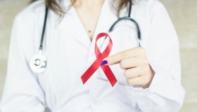 Dia Mundial de Combate à Aids; no Brasil, 95% das pessoas em tratamento...