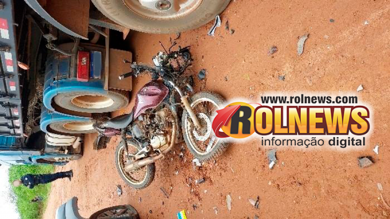 Foto 3 da matéria: Grave acidente de trânsito na linha P12 em Parecis, deixa condutor de motocicleta ferido
