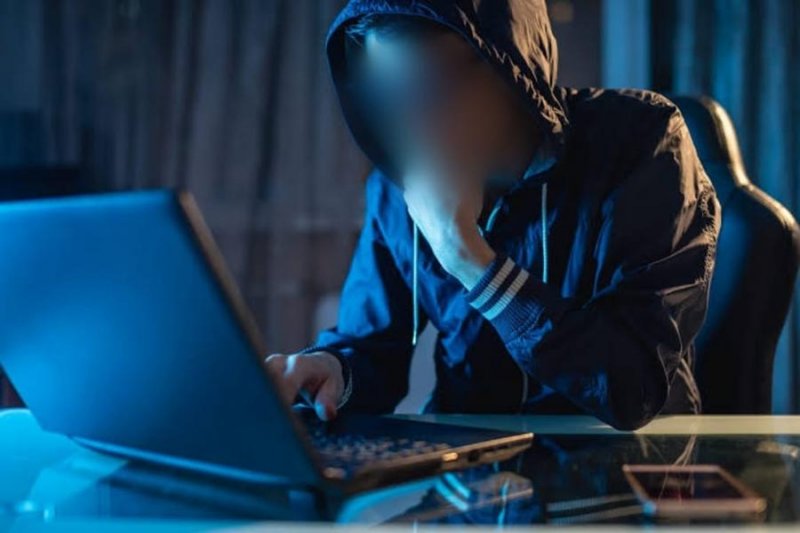 Hacker com acesso às redes sociais da esposa é preso por violência doméstica, em Porto Velho