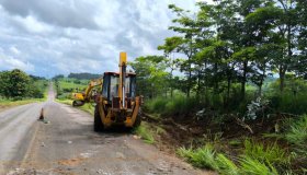 Limpeza mecanizada garante mais segurança e visibilidade na RO-135 em Alta...