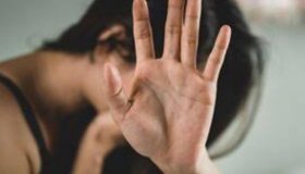 Mulher descobre que namorado tem amantes e ainda apanha por questionar, em...