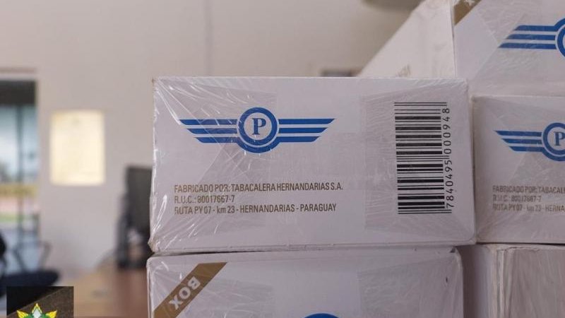 Foto 1 da matéria: Pacotes de produtos contrabandeados são encontrados na BR-429, próximo a Alvorada do Oeste