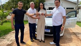 Prefeitura de Rolim de Moura entrega veículo para atender Unidade Básica de...
