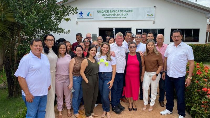 Foto 2 da matéria: Prefeitura de Rolim de Moura entrega veículo para atender Unidade Básica de Saúde em Nova Estrela