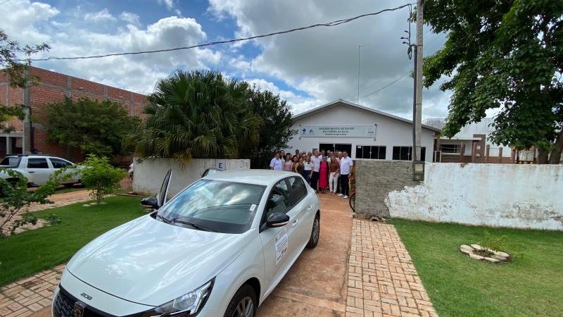 Foto 1 da matéria: Prefeitura de Rolim de Moura entrega veículo para atender Unidade Básica de Saúde em Nova Estrela