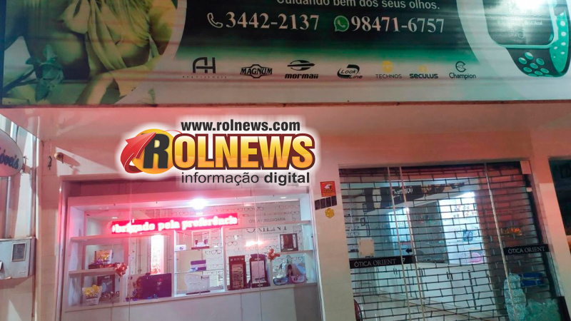 Foto 1 da matéria: Relojoaria no Centro de Rolim de Moura sofre tentativa de furto