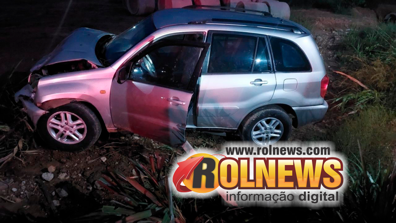 Foto 5 da matéria: Santa Luzia D'Oeste - Colisão entre dois carros é registrado na RO-383