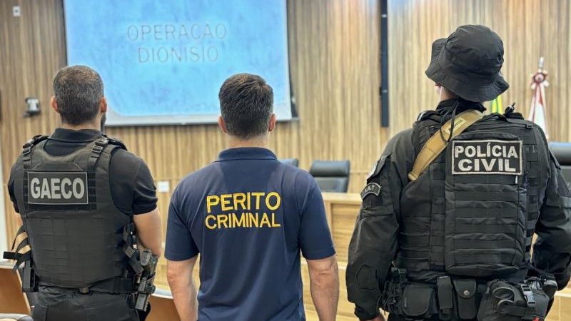 Foto 1 da matéria: Secretário Júnior Lopes, da Sejucel, é preso durante operação do MP, em Rondônia
