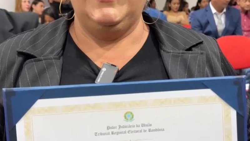 Foto 3 da matéria: Vereadora eleita Janete Lins é diplomada e reafirma compromisso em buscar melhoria na saúde de Rolim de Moura