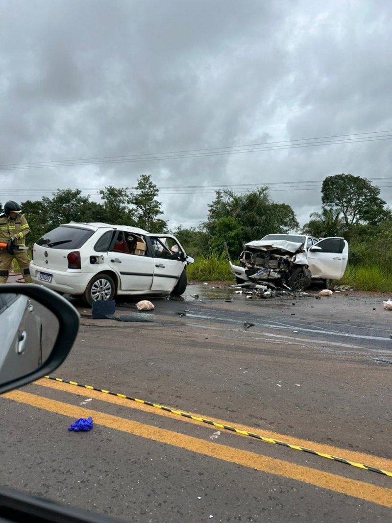 Grave acidente entre Gol e Hilux é registrado na RO-010 entre Rolim e Nova Estrela e deixa três mortos