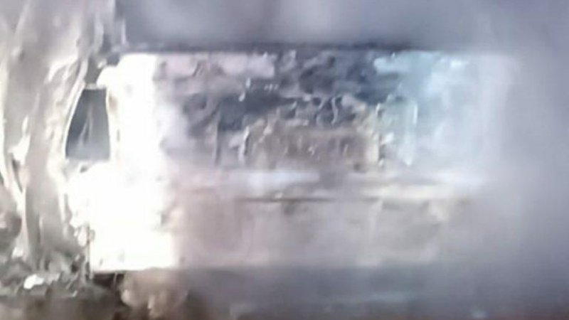 Foto 1 da matéria: Corpo encontrado em carro incendiado pode ser de jovem que trabalhava em metalúrgica em Vilhena
