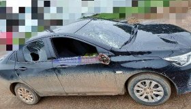 Mulher é acusada de destruir o carro do marido durante “surto de amor” em...