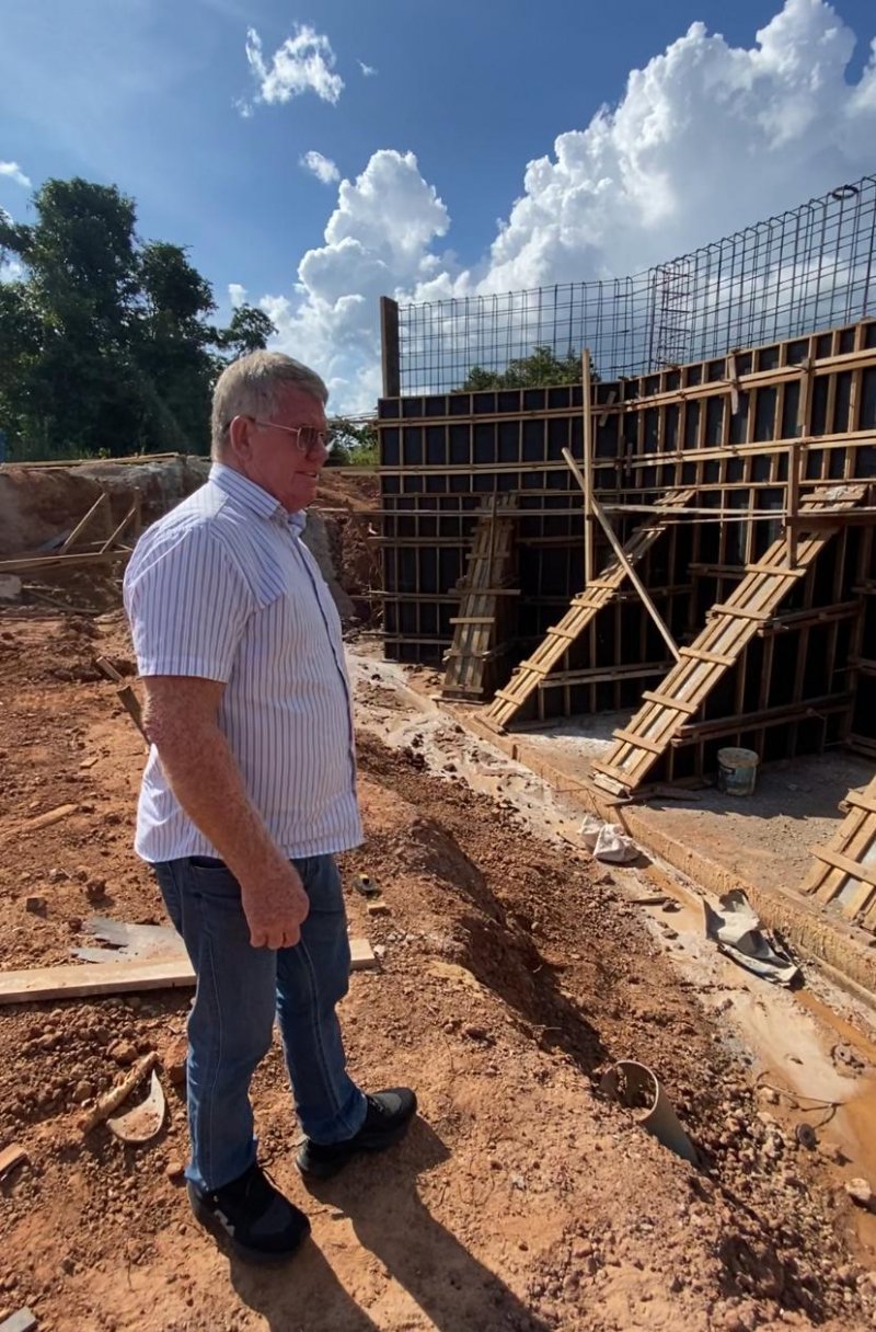 O vice-prefeito Alcides Rosa visitou a obra nesta quarta-feira (29) e avaliou como uma importante conquista da comunidade mais uma obra estruturante sendo executada no município.