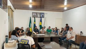 Vereador Thiago Hulk realiza reunião na câmara com pessoas e entidades...