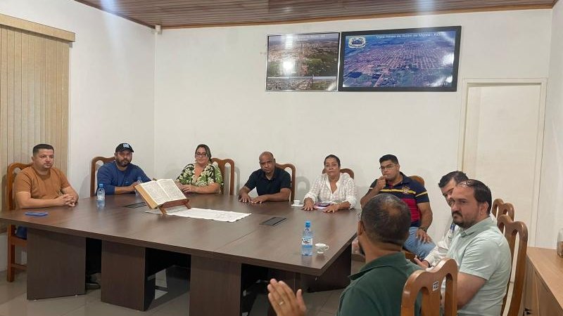 Foto 5 da matéria: Vereadores participam de reunião com a diretoria do Rolim de Moura Esporte Clube