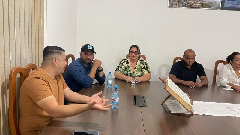 Foto 2 da matéria: Vereadores participam de reunião com a diretoria do Rolim de Moura Esporte Clube