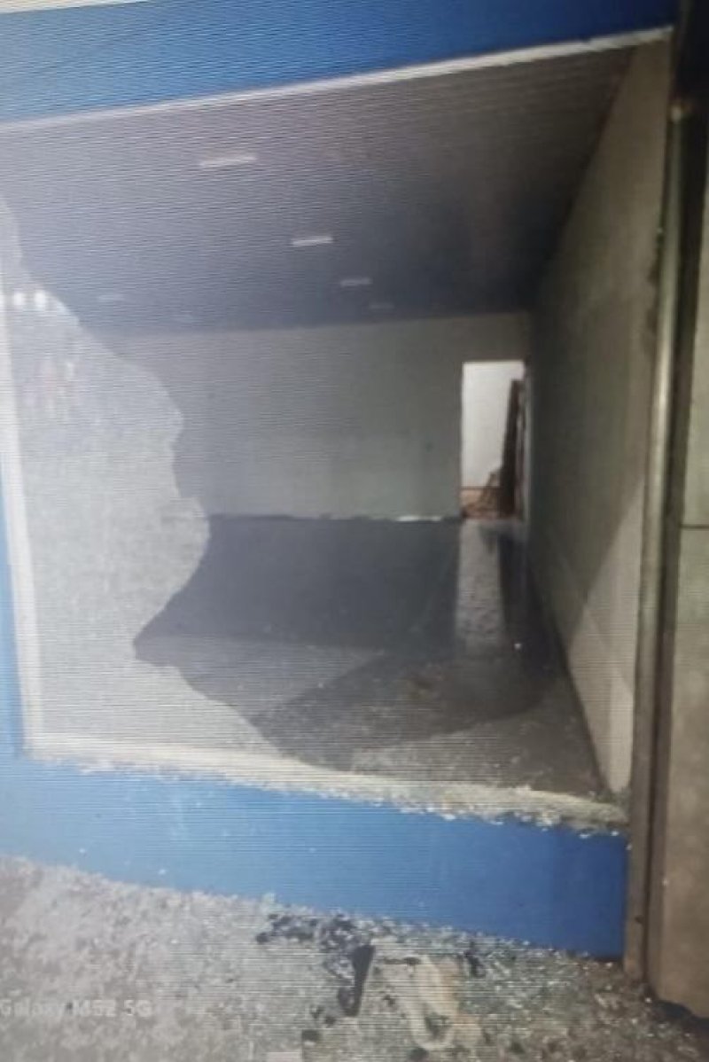 Alegando estar com fome, homem é surpreendido pelo dono dentro de padaria em Alvorada do Oeste
