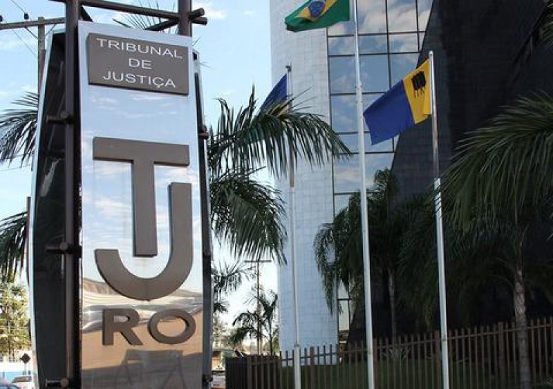 Ex-servidora do Estado demitida por improbidade não consegue anular o PAD por via judicial