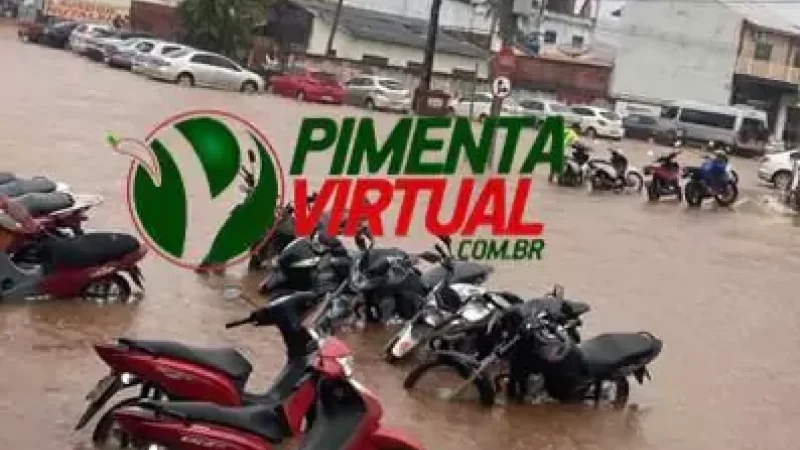 Foto 3 da matéria: Forte chuva causa alagamentos e transtornos em Pimenta Bueno