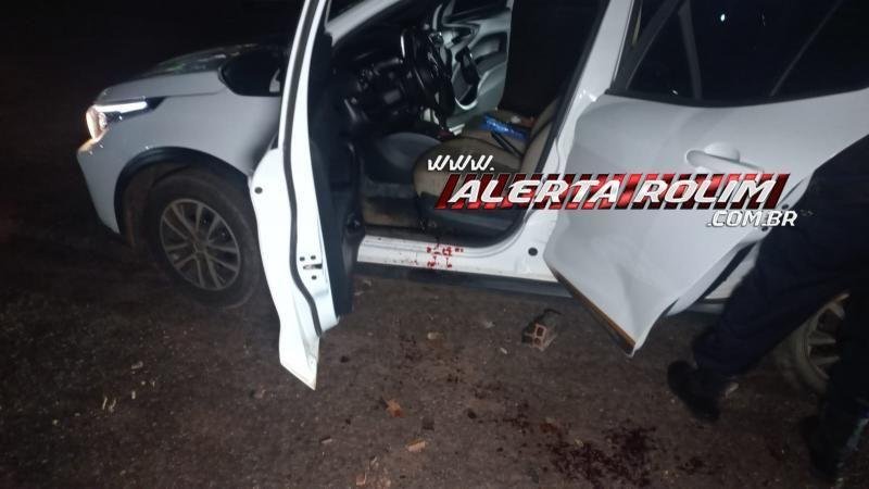 Foto 1 da matéria: Homem é atingido por tijolada na cabeça desferida por andarilho no Centro de Rolim de Moura