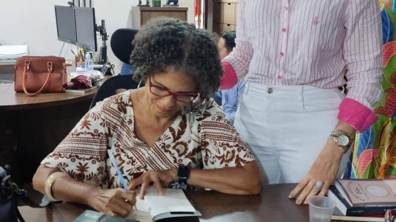 Foto 6 da matéria: Primeiro Encontro de Escritores reúne autores em Rolim de Moura