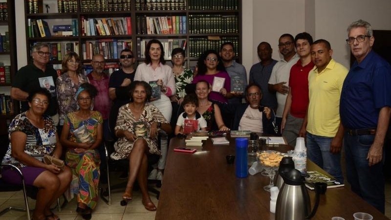 Foto 1 da matéria: Primeiro Encontro de Escritores reúne autores em Rolim de Moura