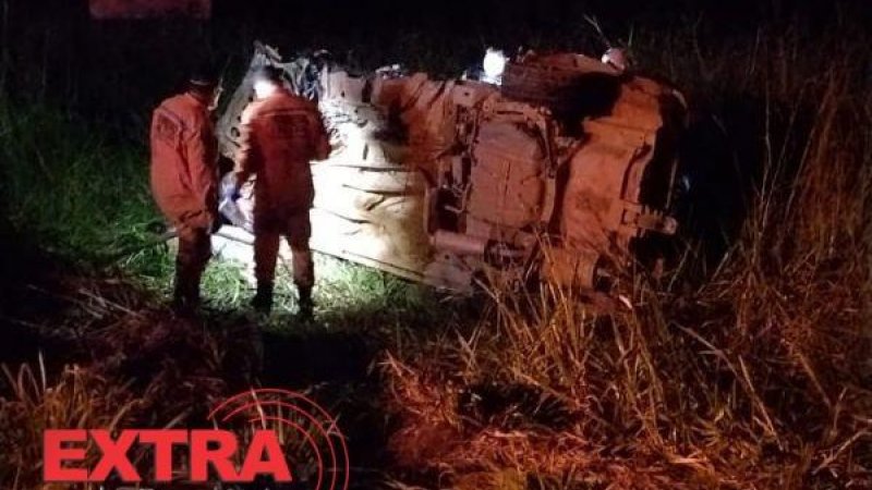 Foto 5 da matéria: Colisão entre carro e carreta na BR-364 deixa uma vítima fatal em Vilhena