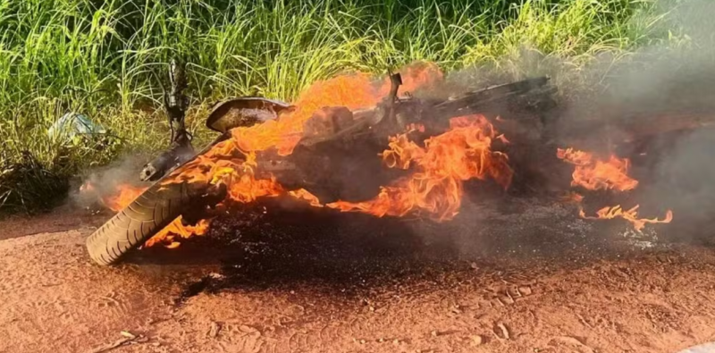 Homem é preso após incendiar moto da esposa por ciúmes em Porto Velho