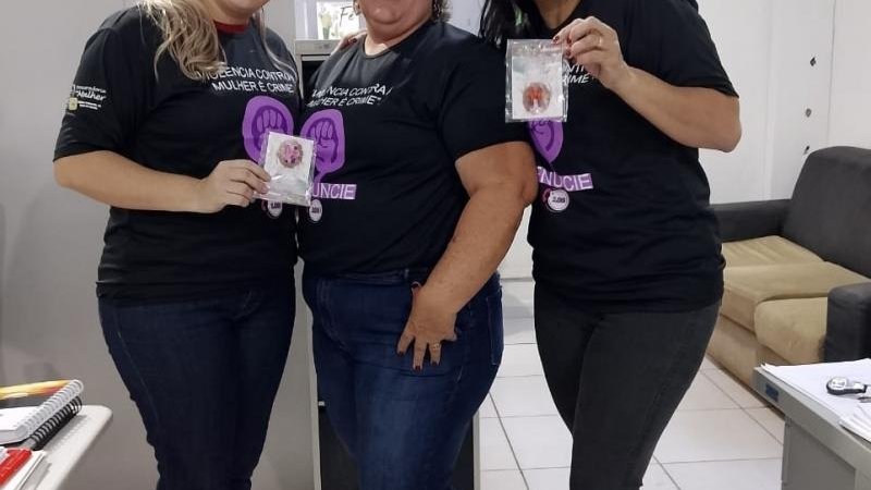 Foto 5 da matéria: Janete Lins leva mensagem contra a violência à mulher pelos órgãos públicos de Rolim de Moura