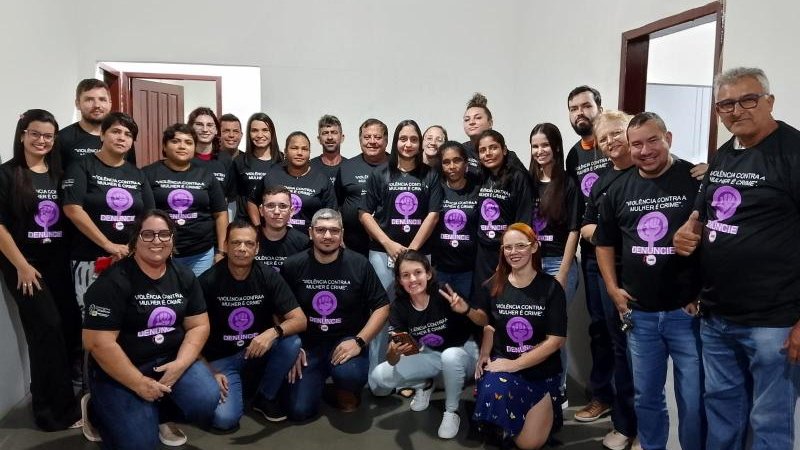 Foto 7 da matéria: Janete Lins leva mensagem contra a violência à mulher pelos órgãos públicos de Rolim de Moura