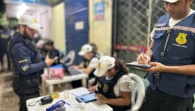 Mais de 200 pessoas foram presas em operação coordenada pelo Detran de...