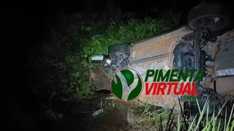 Foto 4 da matéria: Motorista fica preso às ferragens em colisão frontal na Rodovia 387 em Pimenta Bueno