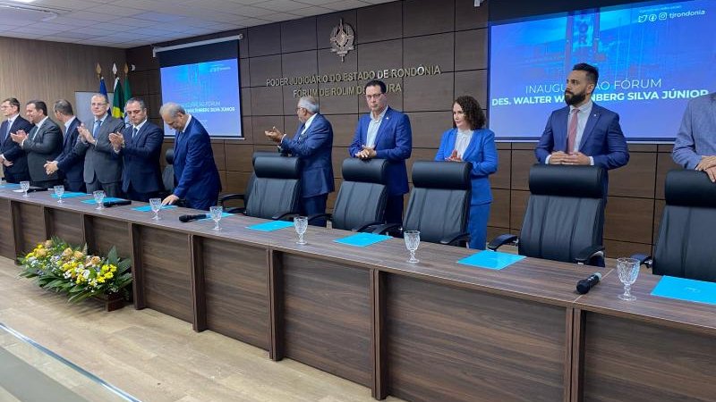Foto 4 da matéria: Prefeito Aldo Júlio participa da inauguração do novo prédio do Fórum em Rolim de Moura e pede fórum digital para Nova Estrela